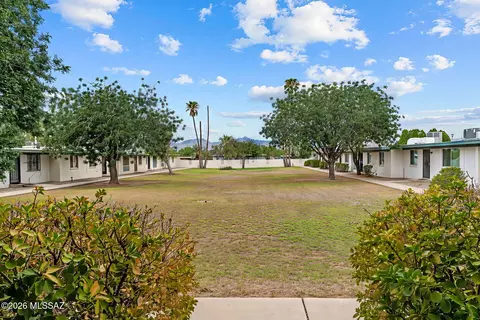 7455 E Desert Spring Dr, Tucson, AZ 85730 photo 2