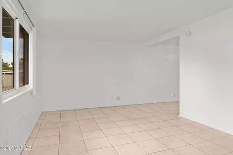 7455 E Desert Spring Dr, Tucson, AZ 85730 photo 7