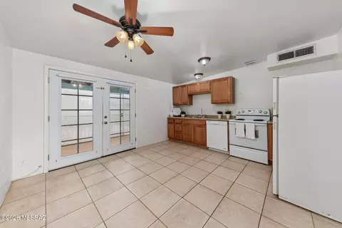 7455 E Desert Spring Dr, Tucson, AZ 85730 photo 9