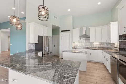 Kitchen - 3335 E Canyoneer Dr, Vail, AZ 85641 photo 2 of 6