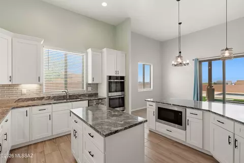 Kitchen - 3335 E Canyoneer Dr, Vail, AZ 85641 photo 4 of 6