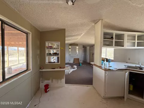 1726 E Morris Ln, Benson, AZ 85602 photo 5