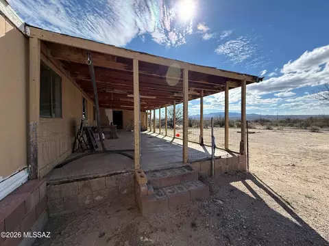 1726 E Morris Ln, Benson, AZ 85602 photo 2