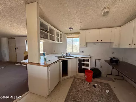 1726 E Morris Ln, Benson, AZ 85602 photo 6