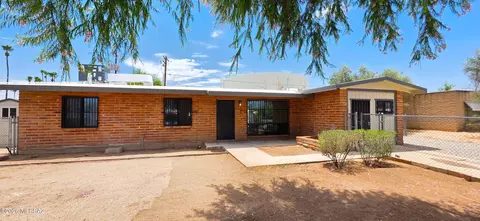 901 W Schafer Dr, Tucson, AZ 85705
