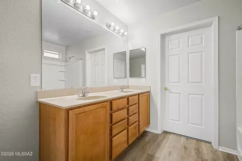 Bath - 3576 E Mecate Rd, Tucson, AZ 85739 photo 1 of 3