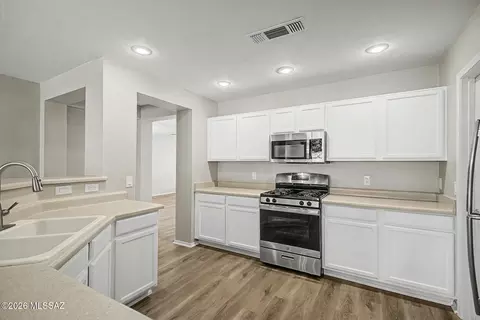 Kitchen - 3576 E Mecate Rd, Tucson, AZ 85739 photo 1 of 2