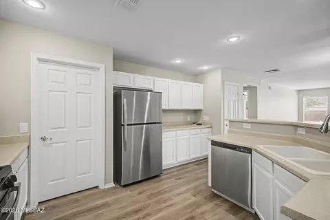 Kitchen - 3576 E Mecate Rd, Tucson, AZ 85739 photo 2 of 2