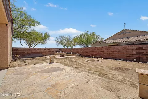 Exterior - 7882 E New Leaf Pl, Tucson, AZ 85756 photo 4 of 7