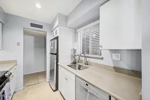 600 E River Rd #W, Tucson, AZ 85704 photo 14