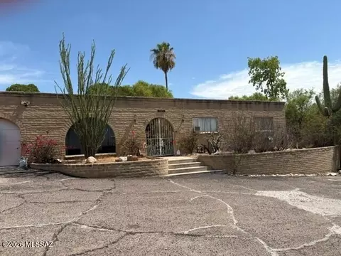 7120 N Camino De Fosforo, Tucson, AZ 85718