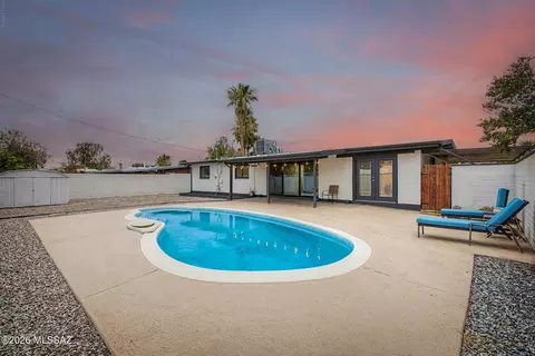 Exterior - 5652 E 13th St, Tucson, AZ 85711 photo 8 of 17