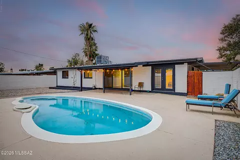 Exterior - 5652 E 13th St, Tucson, AZ 85711 photo 7 of 17