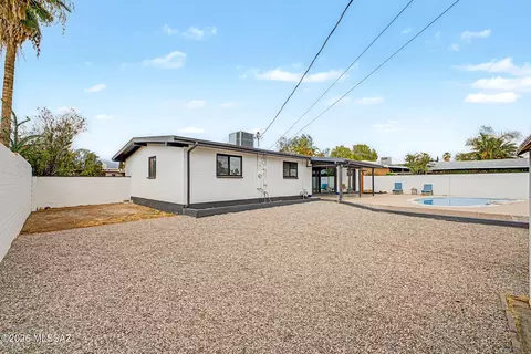 Exterior - 5652 E 13th St, Tucson, AZ 85711 photo 16 of 17