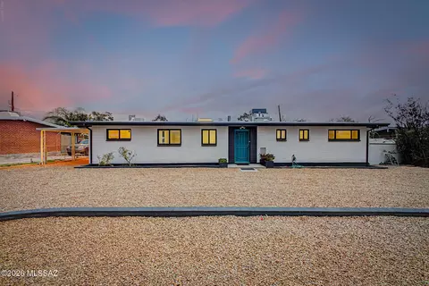 5652 E 13th St, Tucson, AZ 85711