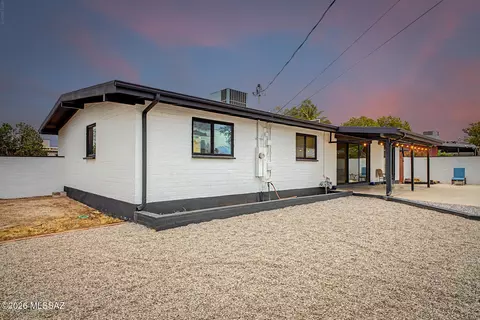 Exterior - 5652 E 13th St, Tucson, AZ 85711 photo 9 of 17