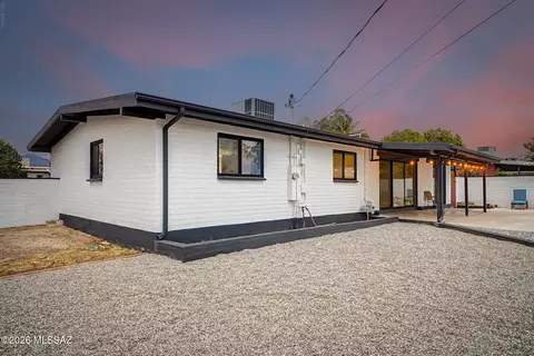 Exterior - 5652 E 13th St, Tucson, AZ 85711 photo 10 of 17