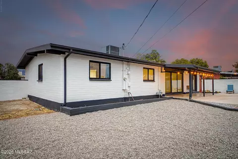 Exterior - 5652 E 13th St, Tucson, AZ 85711 photo 11 of 17