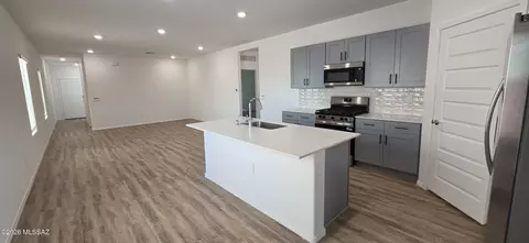 12285 E Morris Carson Dr, Vail, AZ 85641