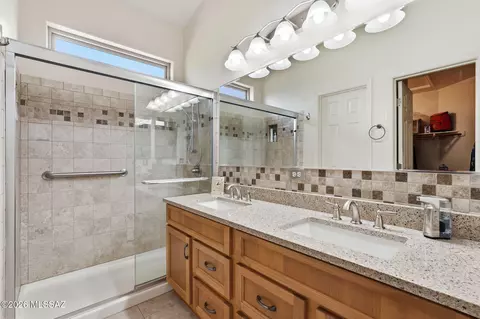 Bath - 9180 E Sunset Post Rd, Tucson, AZ 85749 photo 1 of 2