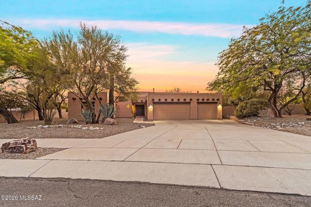 1994 W Misterbee Dr, Tucson, AZ 85737
