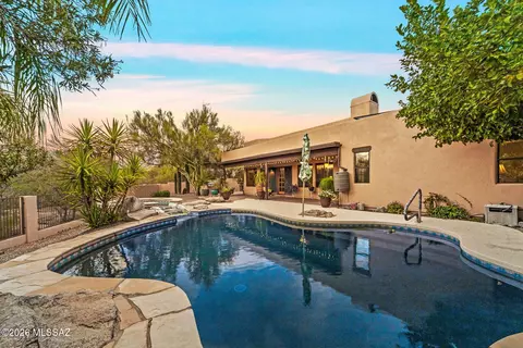1994 W Misterbee Dr, Tucson, AZ 85737