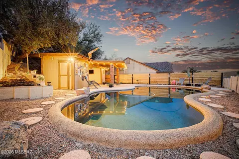 2758 W Calle Gardenias, Tucson, AZ 85745
