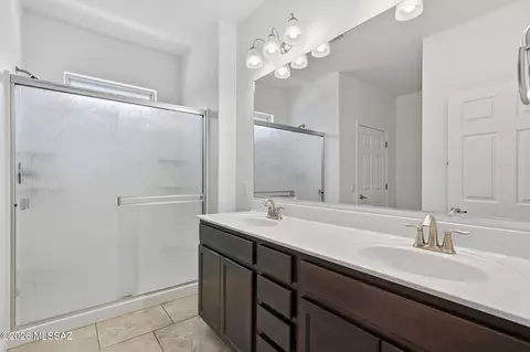 Bath - 12151 E Metz Dr, Vail, AZ 85641 photo 2 of 3