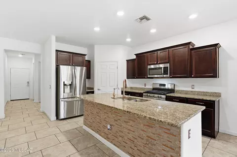 Kitchen - 12151 E Metz Dr, Vail, AZ 85641 photo 3 of 3