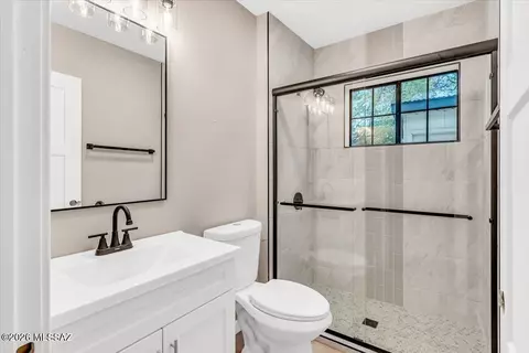 Bath - 11134 Edison St, Tucson, AZ 85749 photo 7 of 8