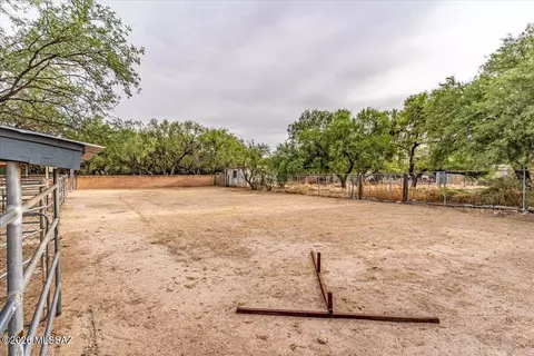Exterior - 11134 Edison St, Tucson, AZ 85749 photo 4 of 6