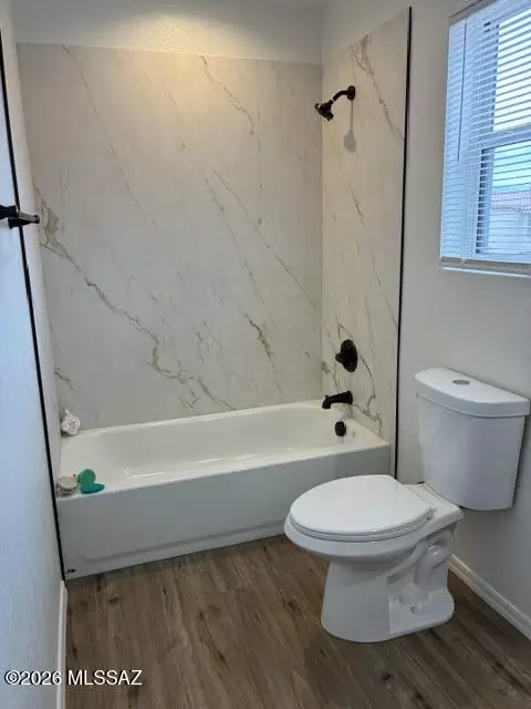 Bath - 7613 E Cholla Overlook Dr, Tucson, AZ 85710 photo 2 of 4