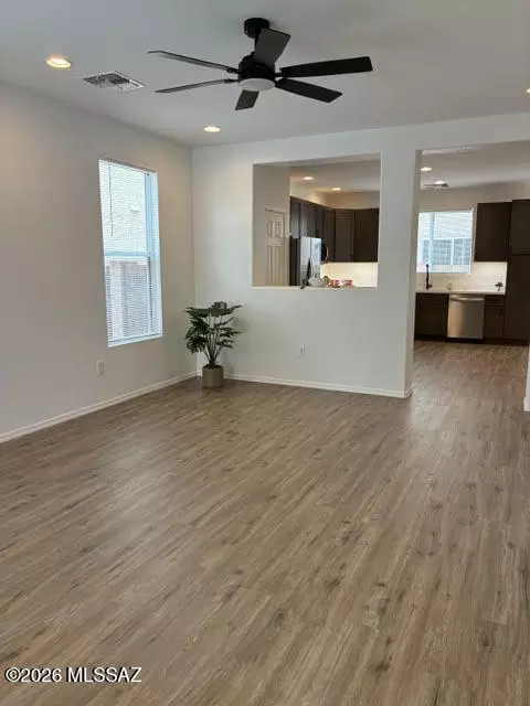Living - 7613 E Cholla Overlook Dr, Tucson, AZ 85710 photo 2 of 3