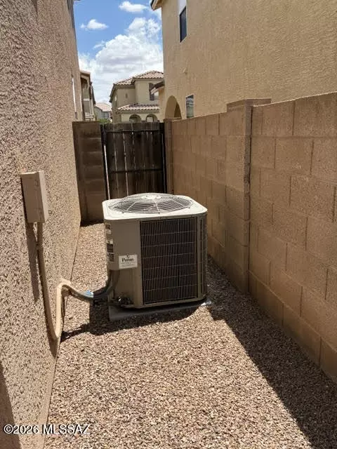 Exterior - 7613 E Cholla Overlook Dr, Tucson, AZ 85710 photo 3 of 7