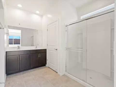 Bath - 6830 W Sweetshade Ln, Tucson, AZ 85757 photo 1 of 1