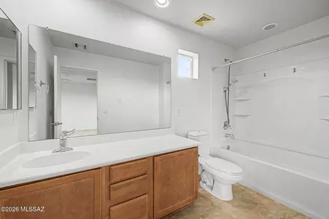 Bath - 10675 E Singing Canyon Dr, Tucson, AZ 85747 photo 2 of 3