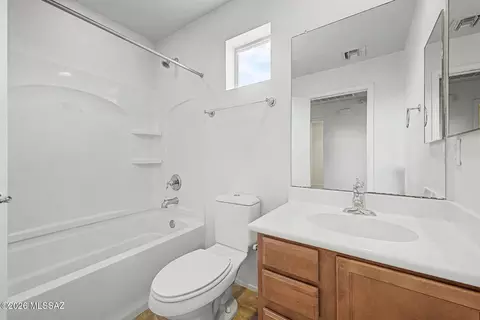 Bath - 10675 E Singing Canyon Dr, Tucson, AZ 85747 photo 3 of 3