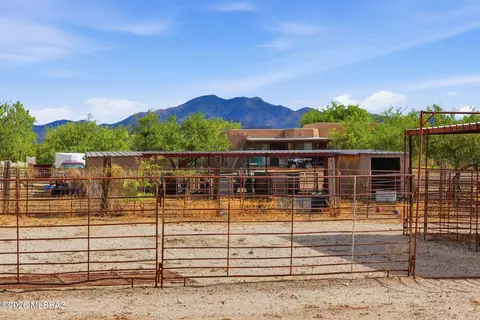 Exterior - 2932 E Wiley Ln, Vail, AZ 85641 photo 6 of 8