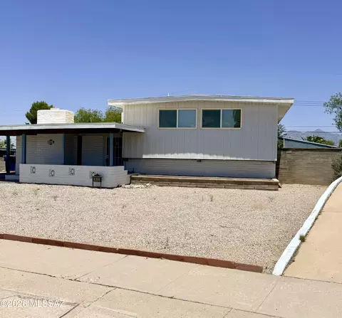 8249 E 19th St, Tucson, AZ 85710