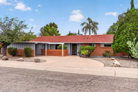 7449 Eli Dr, Tucson, AZ 85710