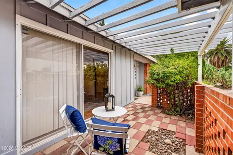 Exterior - 7449 Eli Dr, Tucson, AZ 85710 photo 4 of 8