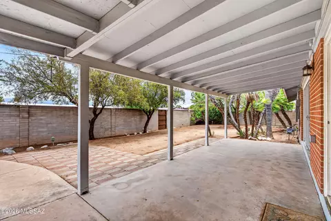 Exterior - 7449 Eli Dr, Tucson, AZ 85710 photo 5 of 8