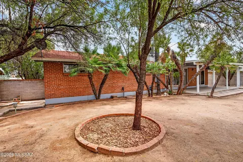 Exterior - 7449 Eli Dr, Tucson, AZ 85710 photo 8 of 8