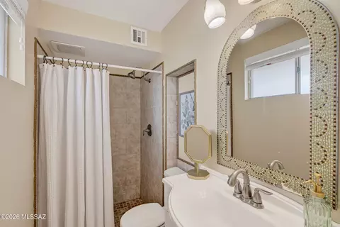 Bath - 7449 Eli Dr, Tucson, AZ 85710 photo 2 of 2