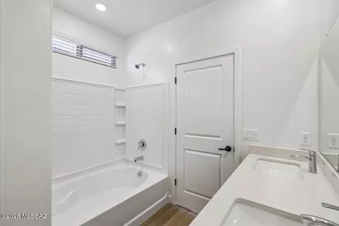 Bath - 9988 E Lebaron Dr, Tucson, AZ 85747 photo 2 of 3