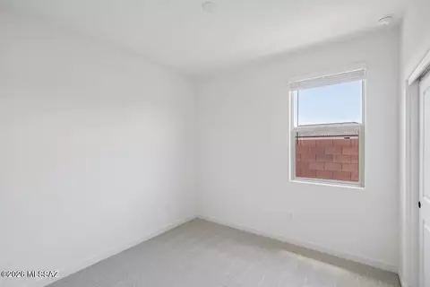 Bedroom - 9988 E Lebaron Dr, Tucson, AZ 85747 photo 7 of 10