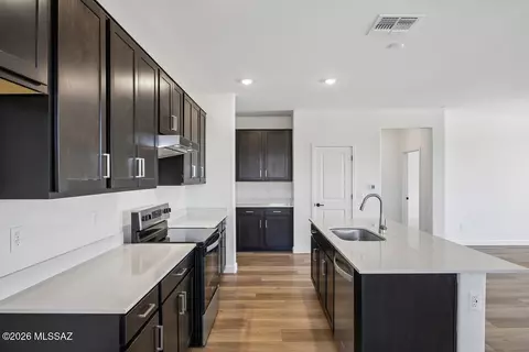 Kitchen - 9988 E Lebaron Dr, Tucson, AZ 85747 photo 1 of 3