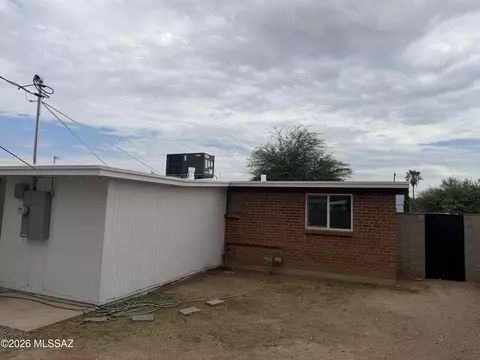 Exterior - 4758 E 26th St, Tucson, AZ 85711 photo 6 of 13