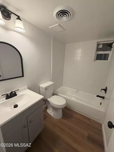 Bath - 4758 E 26th St, Tucson, AZ 85711 photo 2 of 3