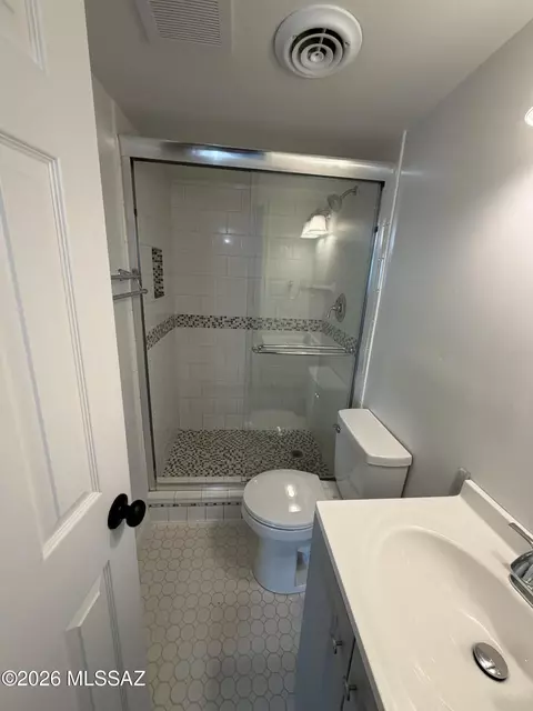 Bath - 4758 E 26th St, Tucson, AZ 85711 photo 1 of 3